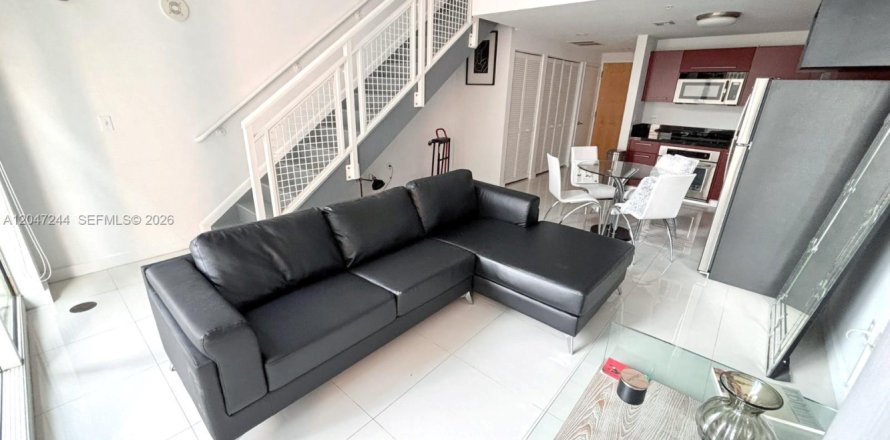 Condo in Miami, Florida, 1 bedroom № 2186350