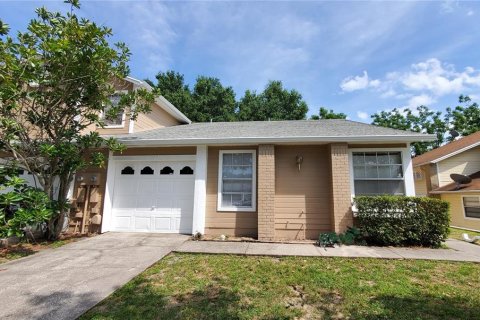 Duplex in Orlando, Florida 2 bedrooms, 93.55 sq.m. № 2302788