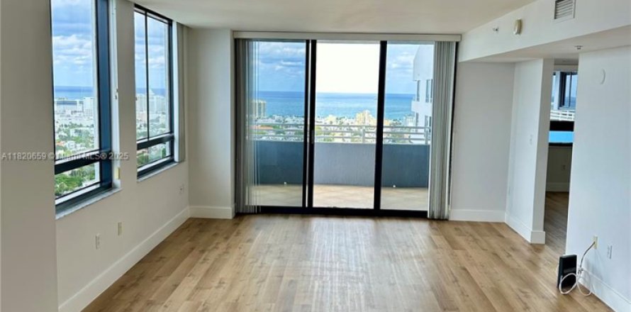 Condominio en Miami Beach, Florida, 2 dormitorios № 1787087