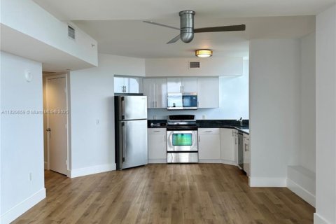 Condominio en venta en Miami Beach, Florida, 2 dormitorios, 117.89 m2 № 1787087 - foto 8