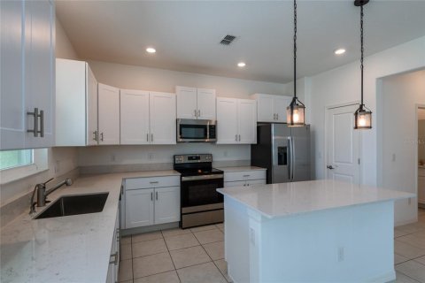Townhouse in Land O' Lakes, Florida 4 bedrooms, 229.1 sq.m. № 2226343 - photo 19