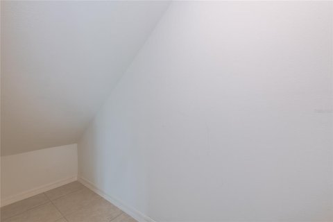 Townhouse in Land O' Lakes, Florida 4 bedrooms, 229.1 sq.m. № 2226343 - photo 23
