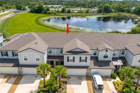 Townhouse in Land O' Lakes, Florida 4 bedrooms, 229.1 sq.m. № 2226343 - photo 2
