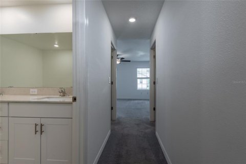 Townhouse in Land O' Lakes, Florida 4 bedrooms, 229.1 sq.m. № 2226343 - photo 28