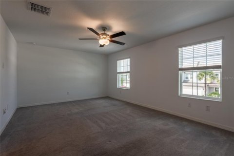 Townhouse in Land O' Lakes, Florida 4 bedrooms, 229.1 sq.m. № 2226343 - photo 29