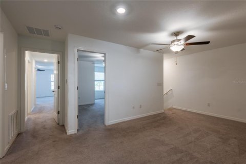 Townhouse in Land O' Lakes, Florida 4 bedrooms, 229.1 sq.m. № 2226343 - photo 26