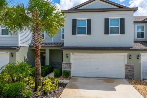 Townhouse in Land O' Lakes, Florida 4 bedrooms, 229.1 sq.m. № 2226343