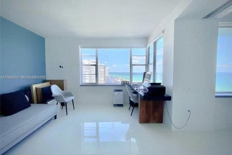 Condo in Miami Beach, Florida, 4 bedrooms  № 1994555 - photo 23