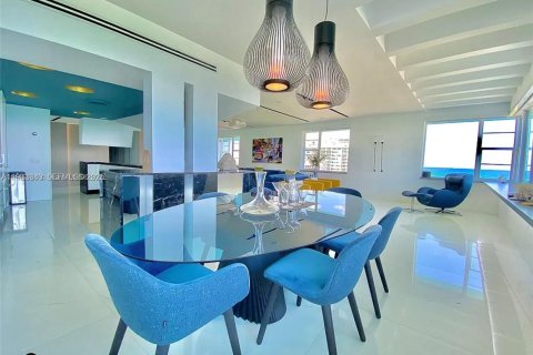 Condo in Miami Beach, Florida, 4 bedrooms  № 1994555 - photo 11