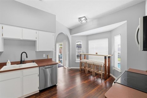Villa ou maison à louer à Tampa, Floride: 4 chambres, 212.65 m2 № 2388624 - photo 19