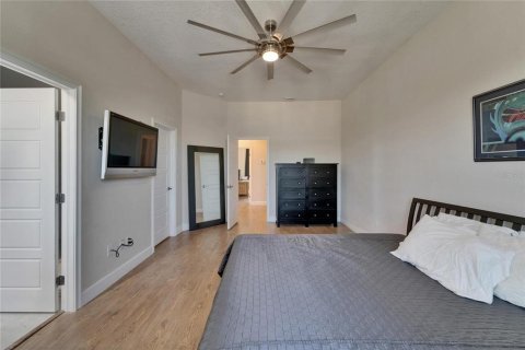 Adosado en venta en Tampa, Florida, 3 dormitorios, 204.38 m2 № 1680288 - foto 25