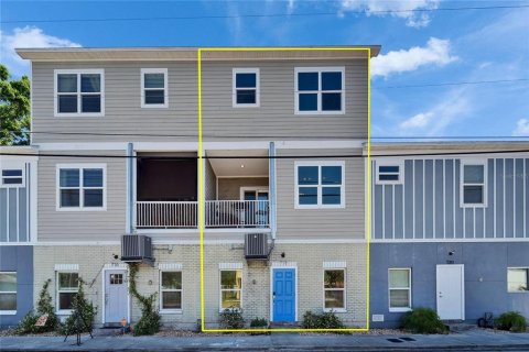 Adosado en venta en Tampa, Florida, 3 dormitorios, 204.38 m2 № 1680288 - foto 2