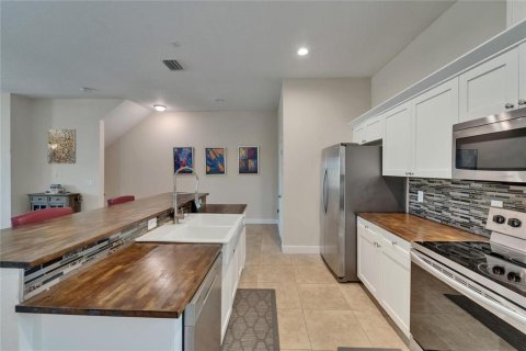 Adosado en venta en Tampa, Florida, 3 dormitorios, 204.38 m2 № 1680288 - foto 10