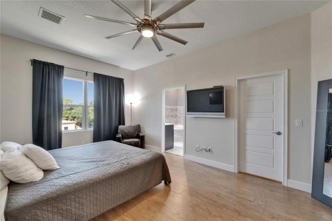 Adosado en venta en Tampa, Florida, 3 dormitorios, 204.38 m2 № 1680288 - foto 24