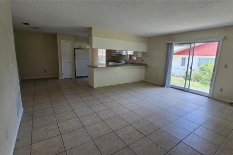 Casa en venta en Ocala, Florida, 3 dormitorios, 166.3 m2 № 1913655 - foto 2
