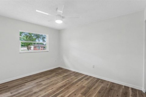 House in Lakeland, Florida 3 bedrooms, 166.11 sq.m. № 2207394 - photo 16