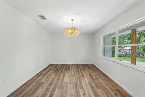 House in Lakeland, Florida 3 bedrooms, 166.11 sq.m. № 2207394 - photo 3
