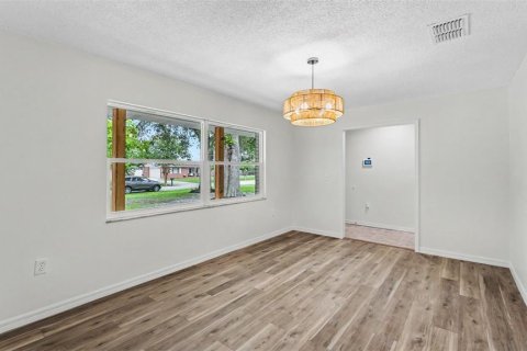House in Lakeland, Florida 3 bedrooms, 166.11 sq.m. № 2207394 - photo 4
