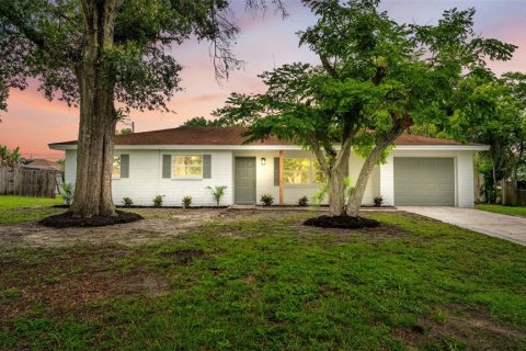 House in Lakeland, Florida 3 bedrooms, 166.11 sq.m. № 2207394 - photo 29