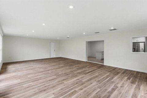 House in Lakeland, Florida 3 bedrooms, 166.11 sq.m. № 2207394 - photo 13
