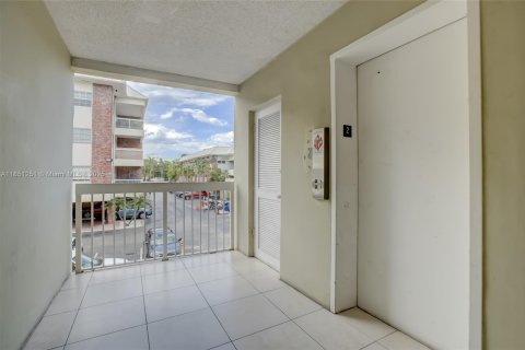 Copropriété à vendre à Fort Lauderdale, Floride: 2 chambres, 73.95 m2 № 1854832 - photo 25