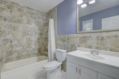 Copropriété à vendre à Fort Lauderdale, Floride: 2 chambres, 73.95 m2 № 1854832 - photo 12