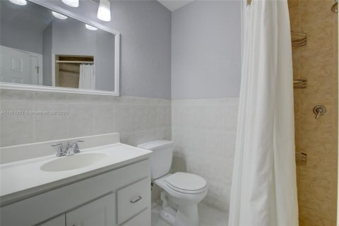 Copropriété à vendre à Fort Lauderdale, Floride: 2 chambres, 73.95 m2 № 1854832 - photo 17