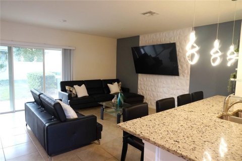 Adosado en venta en Orlando, Florida, 3 dormitorios, 142.14 m2 № 2205713 - foto 7