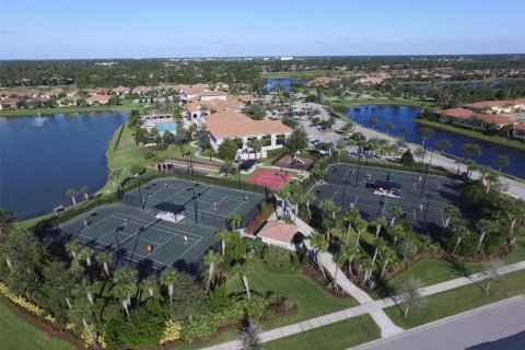 House in Port St. Lucie, Florida 2 bedrooms, 133.22 sq.m. № 2340689 - photo 24