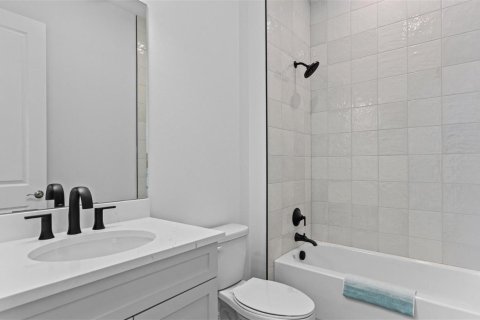House in Port St. Lucie, Florida 2 bedrooms, 133.22 sq.m. № 2340689 - photo 15