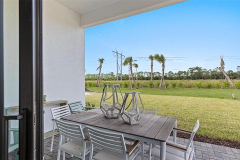 House in Port St. Lucie, Florida 2 bedrooms, 133.22 sq.m. № 2340689 - photo 18