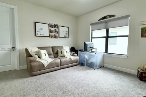 House in Tamarac, Florida 4 bedrooms, 245.82 sq.m. № 1345204 - photo 25