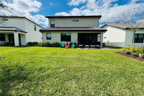 House in Tamarac, Florida 4 bedrooms, 245.82 sq.m. № 1345204 - photo 2