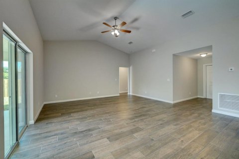 Villa ou maison à vendre à Port St. Lucie, Floride: 4 chambres, 177.91 m2 № 2415869 - photo 13