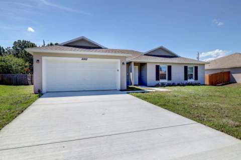 Villa ou maison à vendre à Port St. Lucie, Floride: 4 chambres, 177.91 m2 № 2415869 - photo 3