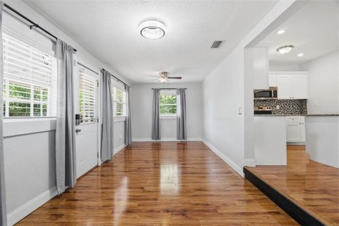 Villa ou maison à vendre à Tampa, Floride: 3 chambres, 183.2 m2 № 2133332 - photo 16