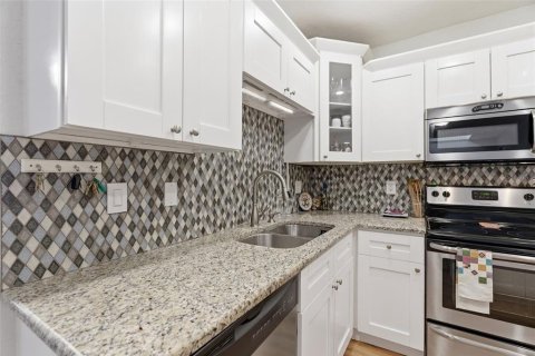 Villa ou maison à vendre à Tampa, Floride: 3 chambres, 183.2 m2 № 2133332 - photo 11