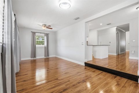 Villa ou maison à vendre à Tampa, Floride: 3 chambres, 183.2 m2 № 2133332 - photo 18