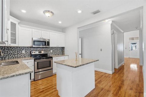 Villa ou maison à vendre à Tampa, Floride: 3 chambres, 183.2 m2 № 2133332 - photo 14