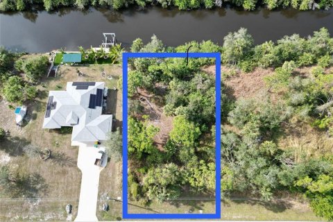 Terreno en venta en Port Charlotte, Florida № 1608719 - foto 1