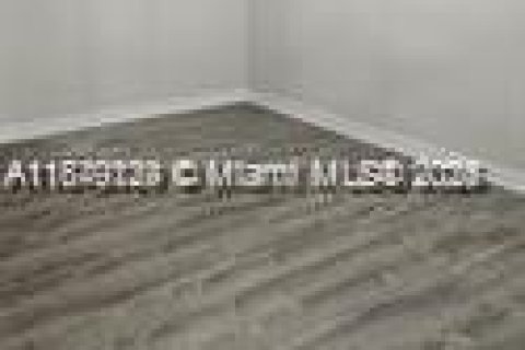 Apartamento en alquiler en Hialeah, Florida, 2 dormitorios, 93.27 m2 № 1927842 - foto 7