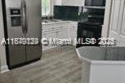 Apartamento en alquiler en Hialeah, Florida, 2 dormitorios, 93.27 m2 № 1927842 - foto 6