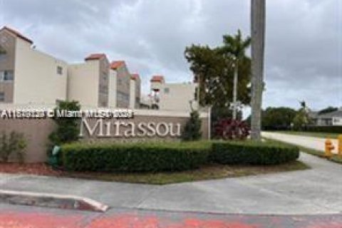 Apartamento en alquiler en Hialeah, Florida, 2 dormitorios, 93.27 m2 № 1927842 - foto 3