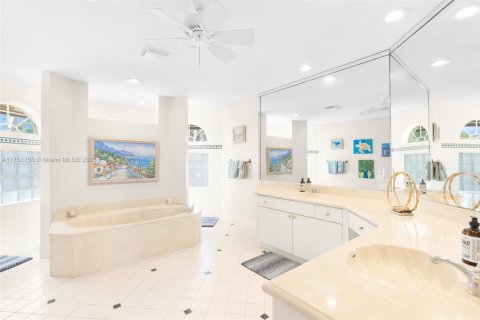 Casa en venta en Coral Springs, Florida, 5 dormitorios, 261.24 m2 № 1732029 - foto 10