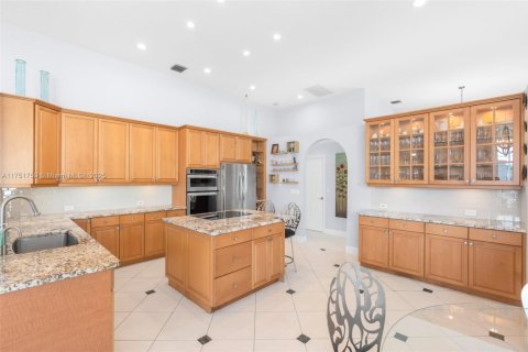 Casa en venta en Coral Springs, Florida, 5 dormitorios, 261.24 m2 № 1732029 - foto 24