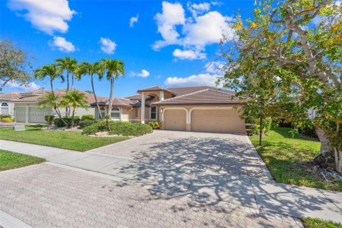 Casa en venta en Coral Springs, Florida, 5 dormitorios, 261.24 m2 № 1732029 - foto 14