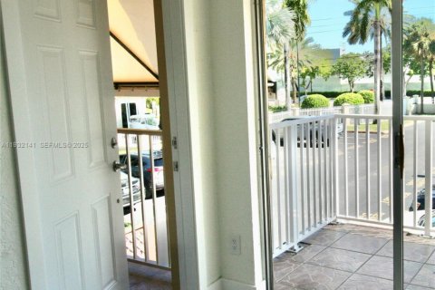 Copropriété à louer à Doral, Floride: 1 chambre, 72.46 m2 № 1990606 - photo 19