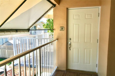 Copropriété à louer à Doral, Floride: 1 chambre, 72.46 m2 № 1990606 - photo 1