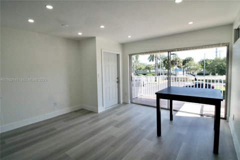 Copropriété à louer à Doral, Floride: 1 chambre, 72.46 m2 № 1990606 - photo 5