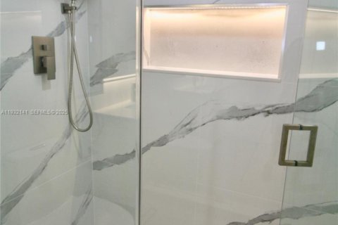 Copropriété à louer à Doral, Floride: 1 chambre, 72.46 m2 № 1990606 - photo 15